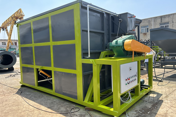 夏天畜禽糞便發酵難題咋破？有機肥發酵罐設備來支招